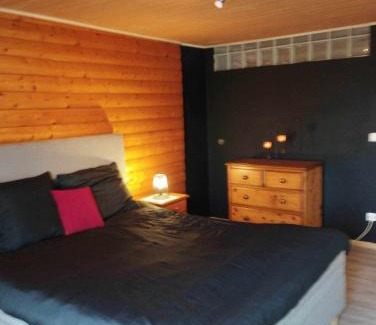 Sainte-Ode Apartment | Eco-Friendly Gîte du Cheval Blanc with Hot Tub & Breakfast