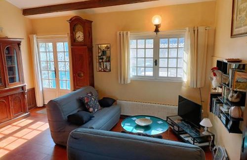 L'Epine House | Gîte du Cladan: Pet-Friendly with Oceanfront Views
