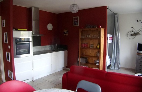 Saint-Christol-Les-Ales Apartment | Gîte du Gecko: Guest Rated 9/10 with Oceanfront Pool