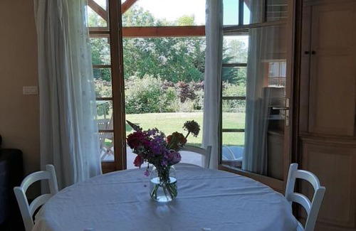 Lachaux House | Pet-Friendly Gîte du Jardin FleurAmour - Rated 10/10!