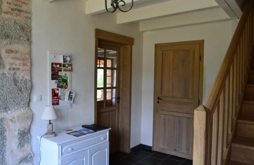 Lachaux House | Pet-Friendly Gîte du Jardin FleurAmour - Rated 10/10!