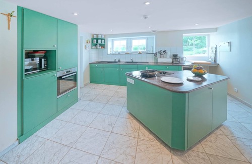 La Reid House | Explore Gîte du Jardin: Your Perfect Spa Retreat Awaits