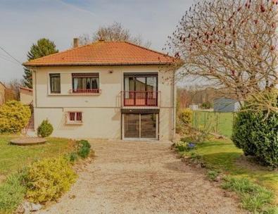 Coole House | Pet-Friendly Gîte du Lapin Bleu with Ocean View & Spa