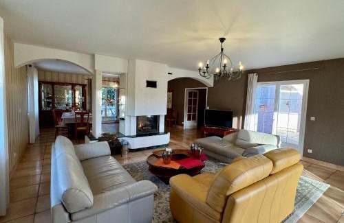 Les Pujols Apartment | Guest Favorite: Gîte du Mercadal with Oceanfront Pool