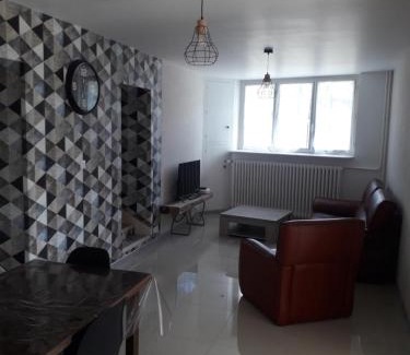 Mer Apartment | Family-Friendly Retreat at Gîte du Moulin Béchereau