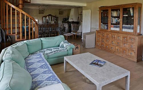 Saint-Martin-le-Gaillard House | Pet-Friendly Gîte du Presbytère with Breakfast Included