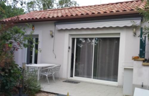 Arcambal House | Cozy Gîte du Pech: Guest Rated 9.7 & Child-Friendly Stays