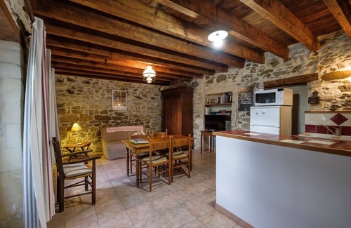 Arles House | Relax at gîte du Pigeonnier with Pool & Ocean Views