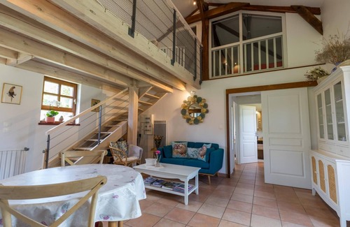 Belis House | Guest Rated 10/10: Gîte du Platane - Pet-Friendly Retreat