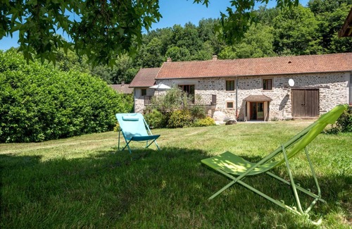 Marmagne House | Discover Gîte du Pont d'Ajoux: Family & Pet-Friendly Retreat