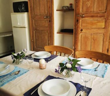 Torcy House | Discover Gîte du pont tournant: Family & Pet Friendly Retreat