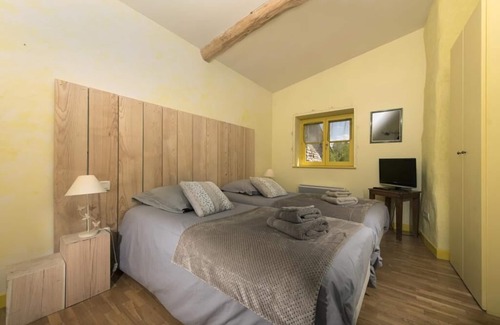 Proulieu House | Guest Rated: Gîte du Roy d'Amont with Pool & Spa Access