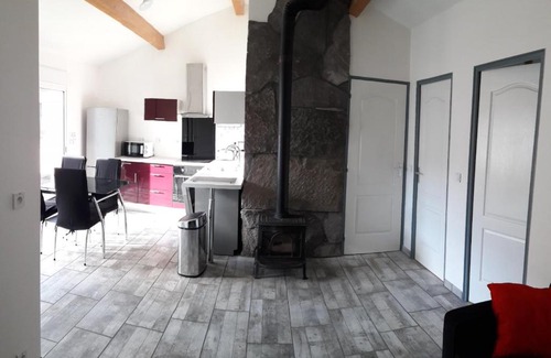 Saint-Genes-Champanelle House | Gîte du Sabotier Lamadon: Pet-Friendly Oceanfront Retreat