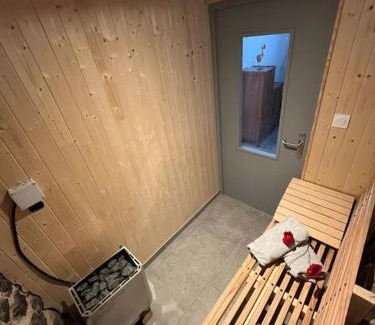 Olby House | Gîte du Tilleul: Relaxing Getaway with Sauna & Garden