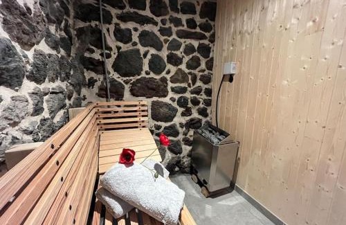 Olby House | Gîte du Tilleul: Relaxing Getaway with Sauna & Garden