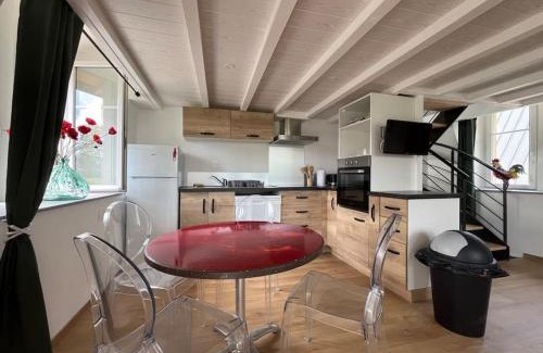 Olby House | Gîte du Tilleul: Relaxing Getaway with Sauna & Garden