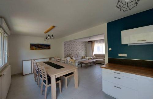 Montherme House | Beautiful Gîte en bord de Meuse - Rated 9.4/10, Child Friendly