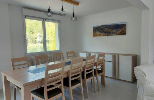 Montherme House | Beautiful Gîte en bord de Meuse - Rated 9.4/10, Child Friendly