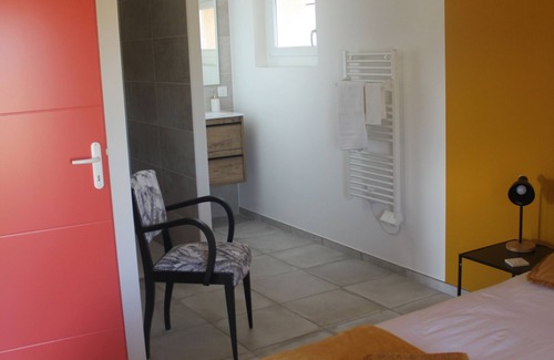 Camelas Other | Explore Gîte Entre Vignes et Pêchers with Family-Friendly Comfort