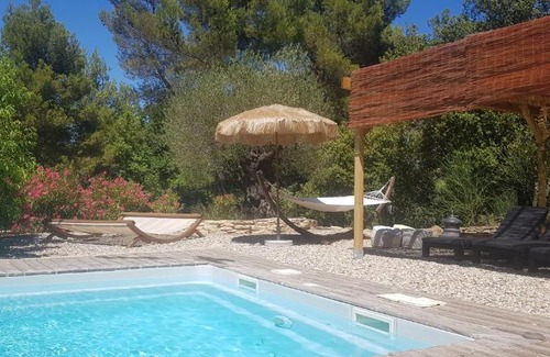 Faucon House | Relax at Gîte Estello: Family-Friendly with Pool Access