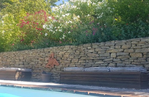 Faucon House | Relax at Gîte Estello: Family-Friendly with Pool Access