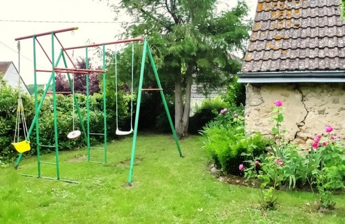 Esvres House | Family-Friendly Gîte in Esvres-sur-Indre for 5 Guests