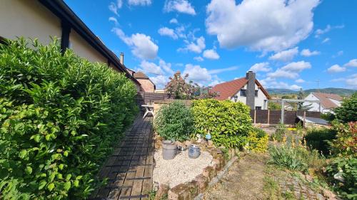 Beblenheim Bed & Breakfast | Pet-Friendly Gîte et Chambres d'hôtes with Ocean View
