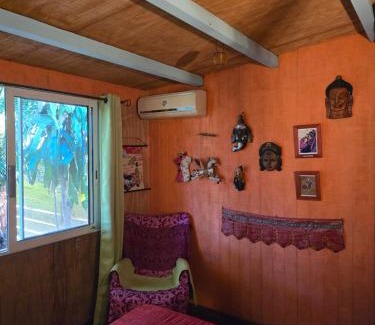 Paita House | Gîte et Meublés du Tour du Monde: Oceanfront Relaxation Awaits