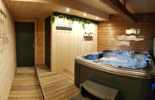 Vellerot-les-Vercel House | Oceanfront Escape at Gîte et SPA Chez Jules - Rated 9.7/10
