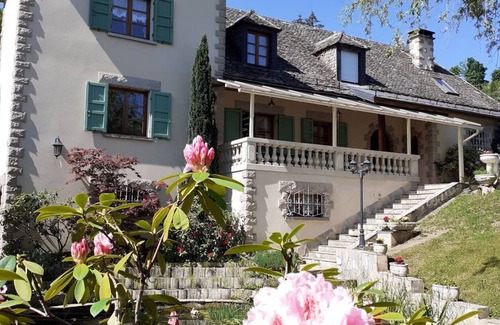 La Bourboule House | Gîte avec Piscine Intérieure, Jacuzzi et Salle de Fitness