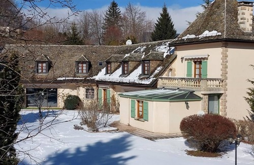 La Bourboule House | Gîte avec Piscine Intérieure, Jacuzzi et Salle de Fitness