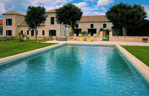 Vestric-et-Candiac Cottage | Exclusive Gîte with Countryside View and Oceanfront Amenities