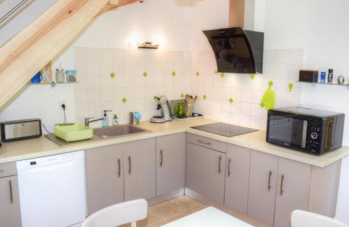 Saint-Georges-sur-Cher House | Family-Friendly Gîte with Garden, Bikes Near Châteaux & Zoo