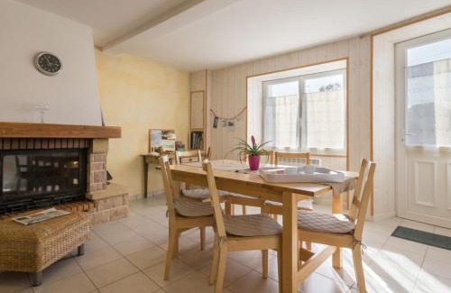 Touvois House | Family-Friendly Gîte with Child Play Area near Grand Lieu