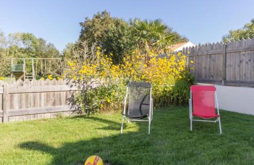 Touvois House | Family-Friendly Gîte with Child Play Area near Grand Lieu