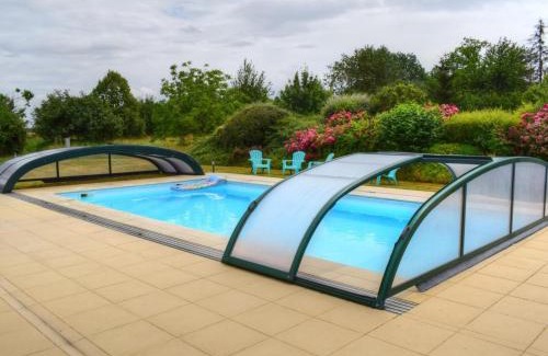 Danze House | Family-Friendly Gîte with Heated Pool Near Saint Calais