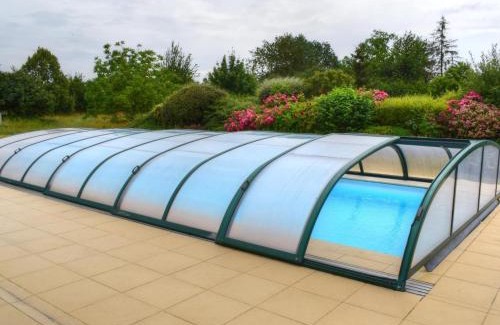 Danze House | Family-Friendly Gîte with Heated Pool Near Saint Calais