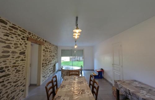 Pouligny-Notre-Dame House | Quiet Family Gîte with Garden & Nearby Water Activities