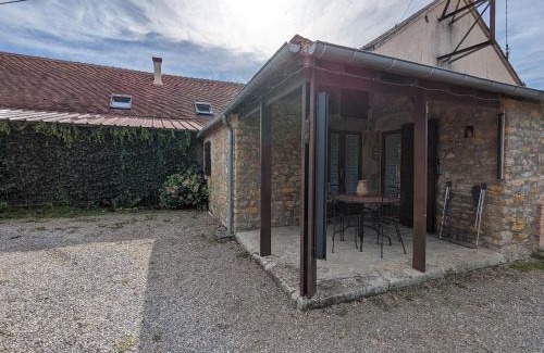 Nohant-Vic House | Family Gîte near Nohant with Garden and Free WiFi