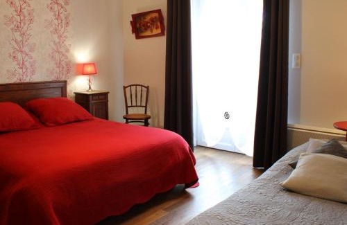 Cindre House | Experience Comfort at House Les guérichauds in Your Getaway