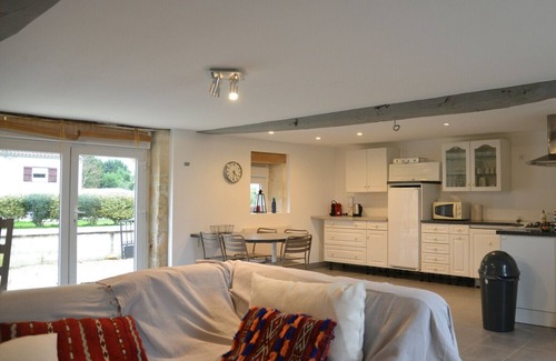 Sainte Gemme Cottage | Gîte MER-CAMPAGNE: Poolside Retreat with Ocean Views