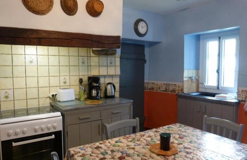 Foucheres House | Gîte Fouchères: Family-Friendly Retreat with a Perfect Score