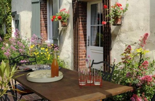 Foucheres House | Gîte Fouchères: Family-Friendly Retreat with a Perfect Score