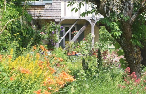 Foucheres House | Gîte Fouchères: Family-Friendly Retreat with a Perfect Score