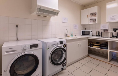 Charbonnieres-les-Varennes House | Charming Gîte Municipal Champagnol: Family-Friendly Retreat