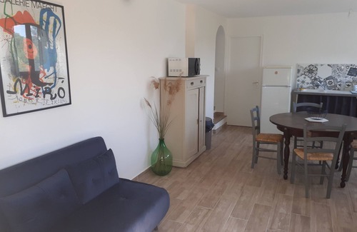 Saint-Julien-de-Cassagnas Apartment | Gîte Piscine: Family Retreat with Pool in Gard