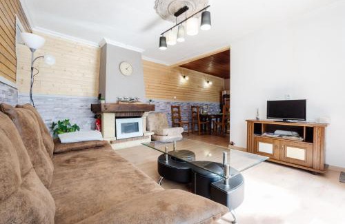 Saint-Martin-sur-la-Chambre Apartment | Relax at Gîte Zen Attitude with Hot Tub & Pet Friendly