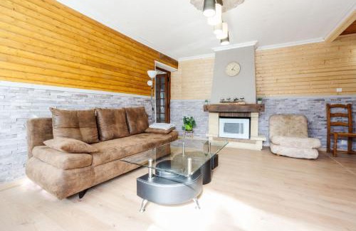 Saint-Martin-sur-la-Chambre Apartment | Relax at Gîte Zen Attitude with Hot Tub & Pet Friendly