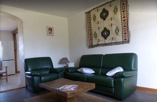 Saint-Pourcain-sur-Besbre House | Gîte du Monbaillon: Pet-Friendly Retreat with Top Ratings
