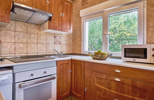 Porzuna Cottage | Relaxing Gîte Fuenterabit: Full Rental for 12 Guests